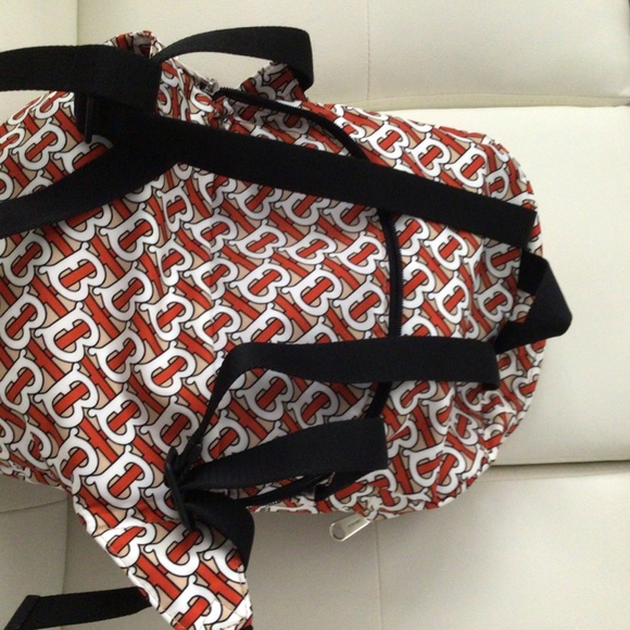 Burberry’s Backpack and Fanny pack 2 in1 - Picture 3 of 8